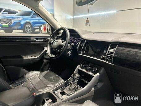 Skoda, Kodiaq, 2000, 180, бензин, внедорожник, робот, полный привод, среднее состояние, левый, белый, 2 990 000 ₽